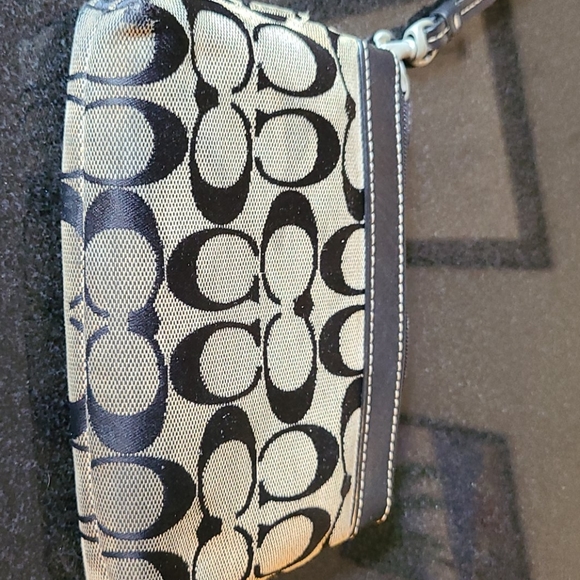 COACH Wristlet - Picture 6 of 7